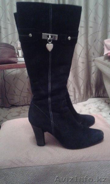 Продам натуральные замшевые сапоги - Изображение #1, Объявление #1535789