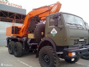 Экскаватор Е-195А на вездеходном шасси Камаз 43118 (6х6) UMG Е-195А
